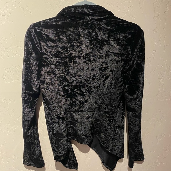 Super cute fitted jacket! - Picture 4 of 4